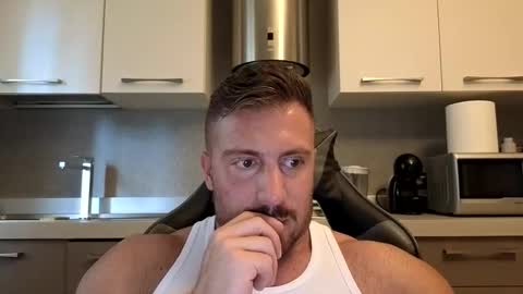 Snapshot of toro_arrapato chatting on 05.27.26 toro_arrapato online show from 05.27.26