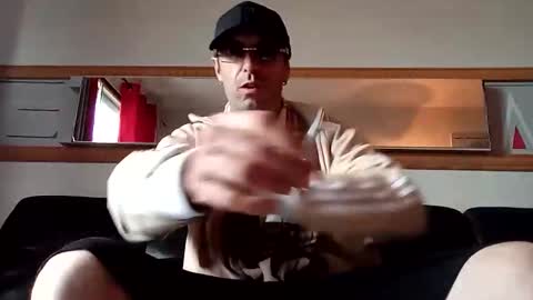 Snapshot of torontosee chatting on 05.24.26 torontosee online show from 05.24.26
