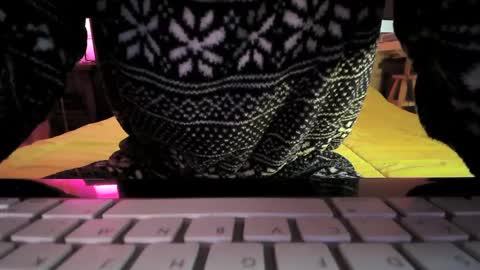 Snapshot of torosko chatting on 03.07.25 Torosko online show from 03.07.25