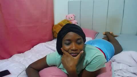 Snapshot of tory_montannaxx chatting on 05.20.26 tory_montannaxx online show from 05.20.26