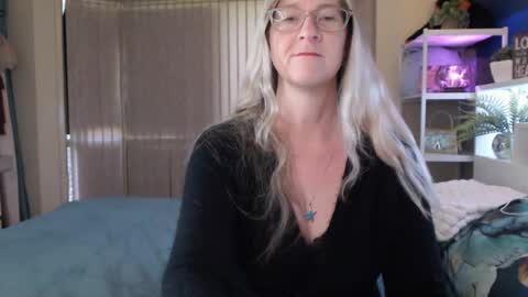 Snapshot of total_aussie_milfs chatting on 07.20.26 Milly online show from 07.20.26