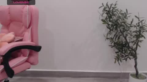 Angelina online show from 10.14.25