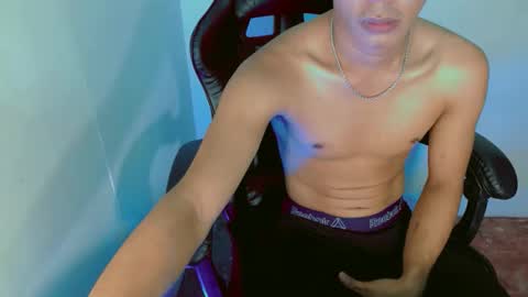 Snapshot of touch_of_alison chatting on 09.10.25 Alison online show from 09.10.25