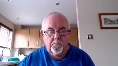 Snapshot of touchwood25 chatting on 10.10.25 TOUCHWOOD25 online show from 10.10.25