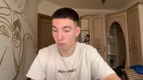 Snapshot of touchx_ chatting on 11.16.25 Max online show from 11.16.25