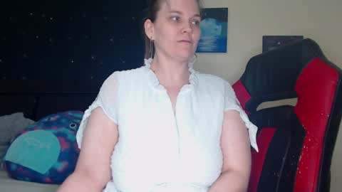 Snapshot of toxiclilly chatting on 12.31.24 Lilly Miss Mistress Goddess Maam Queen Boss online show from 12.31.24