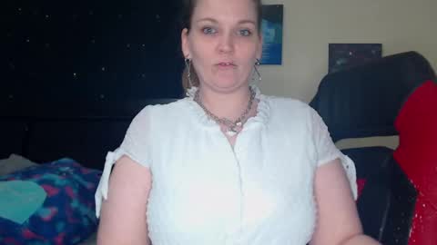 Snapshot of toxiclilly chatting on 01.11.25 Lilly Miss Mistress Goddess Maam Queen Boss online show from 01.11.25