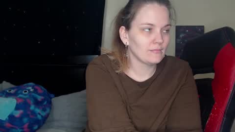 Snapshot of toxiclilly chatting on 01.15.25 Lilly Miss Mistress Goddess Maam Queen Boss online show from 01.15.25