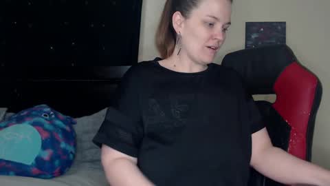 Snapshot of toxiclilly chatting on 01.17.25 Lilly Miss Mistress Goddess Maam Queen Boss online show from 01.17.25