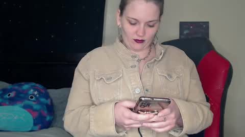 Snapshot of toxiclilly chatting on 01.20.25 Lilly Miss Mistress Goddess Maam Queen Boss online show from 01.20.25