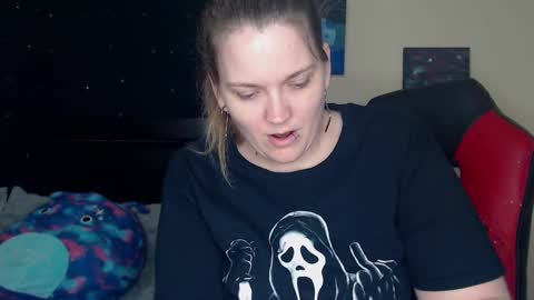 Snapshot of toxiclilly chatting on 01.24.25 Lilly Miss Mistress Goddess Maam Queen Boss online show from 01.24.25