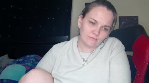 Snapshot of toxiclilly chatting on 02.20.25 Lilly Miss Mistress Goddess Maam Queen Boss online show from 02.20.25