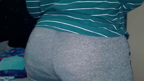 Snapshot of toxiclilly chatting on 03.02.25 Lilly Miss Mistress Goddess Maam Queen Boss online show from 03.02.25