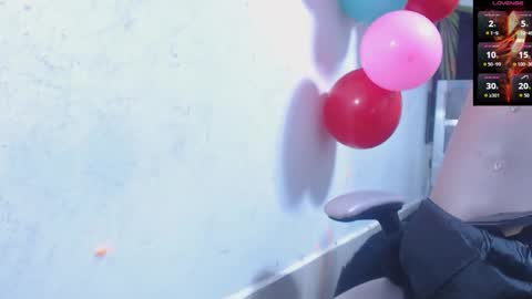 Snapshot of toxxxic_cams chatting on 11.18.25 toxca69 online show from 11.18.25