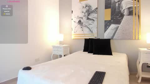 Snapshot of tracydaviss chatting on 09.23.25 Tracy online show from 09.23.25