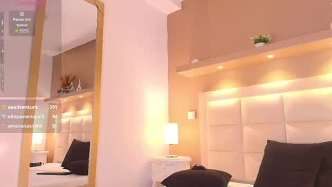 Snapshot of tracydaviss chatting on 09.26.25 Tracy online show from 09.26.25