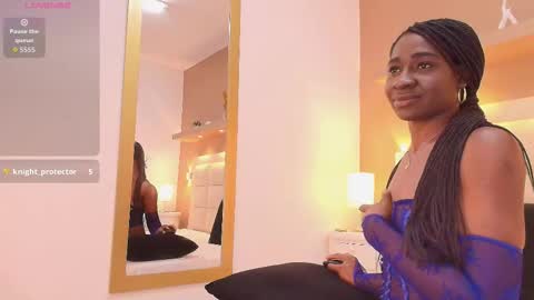 Snapshot of tracydaviss chatting on 11.08.25 Tracy online show from 11.08.25