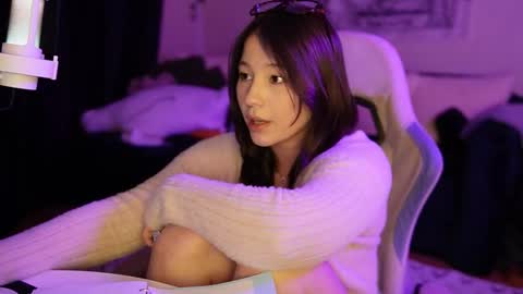 Snapshot of traharaaa chatting on 09.21.25 Ariana and Erik online show from 09.21.25