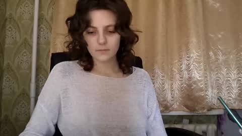 Snapshot of tranhodson chatting on 03.15.26 Alice online show from 03.15.26