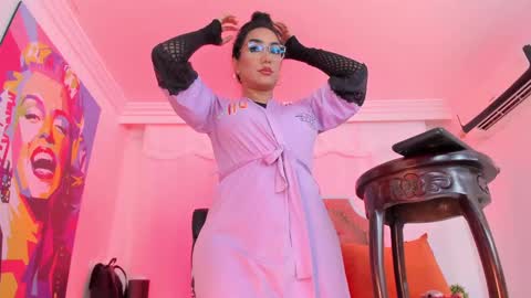 Juliana Giiraldo  online show from 09.11.25