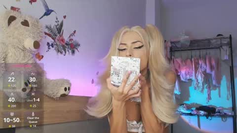 Snapshot of trans_ballerina chatting on 05.29.26 trans ballerina online show from 05.29.26