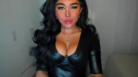 Snapshot of transnextdoor_ chatting on 01.11.25 ALMIGHTY GODDESS VALENTINA online show from 01.11.25