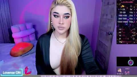 Snapshot of transsalawahan chatting on 02.23.25 BELLA online show from 02.23.25