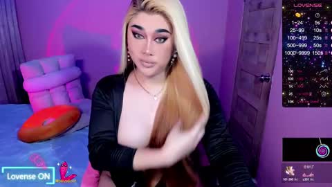 Snapshot of transsalawahan chatting on 03.10.25 BELLA online show from 03.10.25