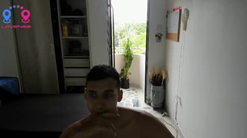 Snapshot of travis_bakerr chatting on 09.17.25 travis bakerr online show from 09.17.25