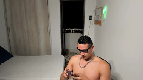 Snapshot of travis_bakerr chatting on 02.17.26 travis bakerr online show from 02.17.26