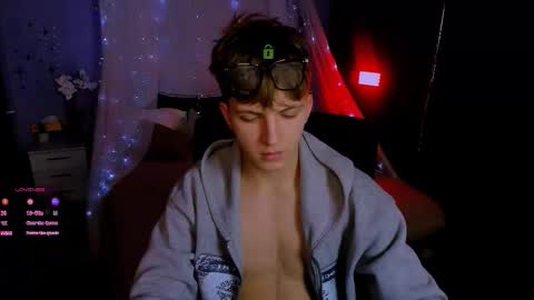 Travis online show from 11.05.25