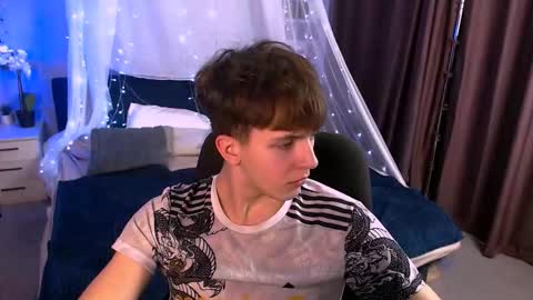 Travis online show from 11.23.25