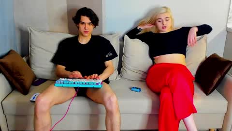 travisrivas online show from 04.05.26