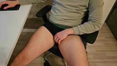 Snapshot of tree1989 chatting on 12.14.24 tree1989 online show from 12.14.24