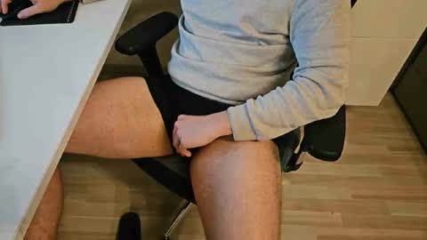 Snapshot of tree1989 chatting on 12.29.24 tree1989 online show from 12.29.24