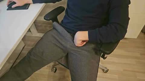 Snapshot of tree1989 chatting on 01.04.25 tree1989 online show from 01.04.25