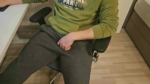 Snapshot of tree1989 chatting on 01.05.25 tree1989 online show from 01.05.25