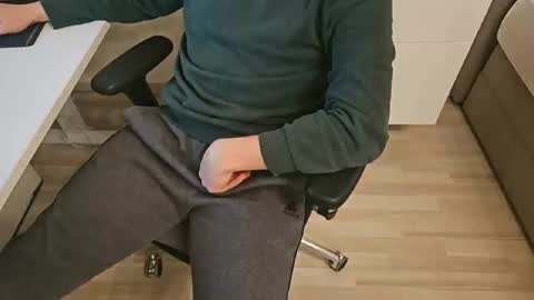 Snapshot of tree1989 chatting on 02.03.25 tree1989 online show from 02.03.25