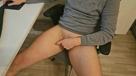 Snapshot of tree1989 chatting on 02.08.25 tree1989 online show from 02.08.25