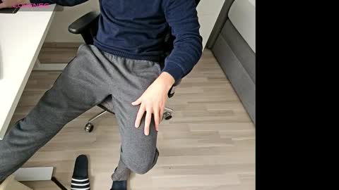 Snapshot of tree1989 chatting on 09.14.25 tree1989 online show from 09.14.25