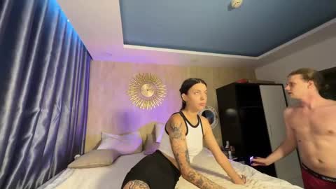 Sarah And Jon online show from 02.01.25