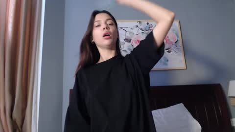 Sarah And Jon online show from 03.04.25