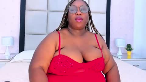 Treisy Vixen big ass online show from 06.25.26