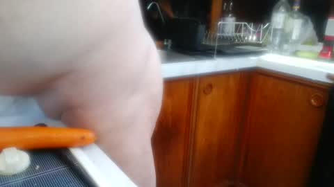 Snapshot of trevluv77 chatting on 12.25.24 trevluv77 online show from 12.25.24