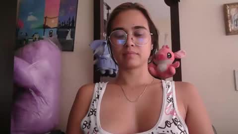 Snapshot of triana_bell chatting on 04.18.26 triana_bell online show from 04.18.26