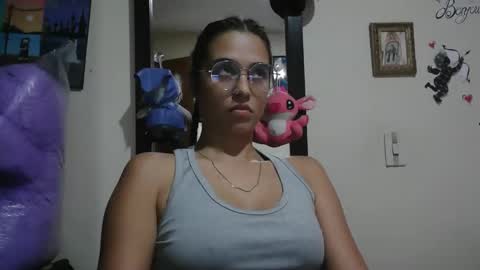 Snapshot of triana_bell chatting on 04.21.26 triana_bell online show from 04.21.26