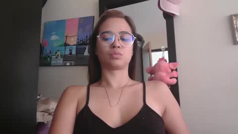 Snapshot of triana_bell chatting on 05.03.26 triana_bell online show from 05.03.26