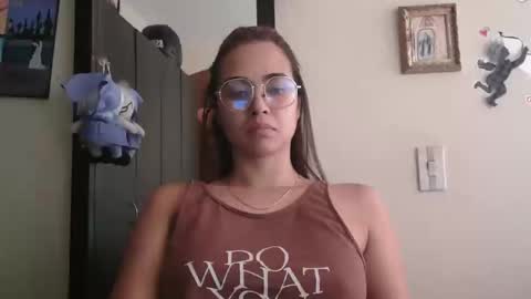 Snapshot of triana_bell chatting on 05.16.26 triana_bell online show from 05.16.26