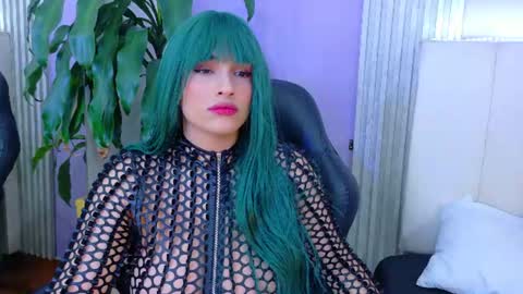 Snapshot of triana_crimson chatting on 06.11.26 triana_crimson online show from 06.11.26