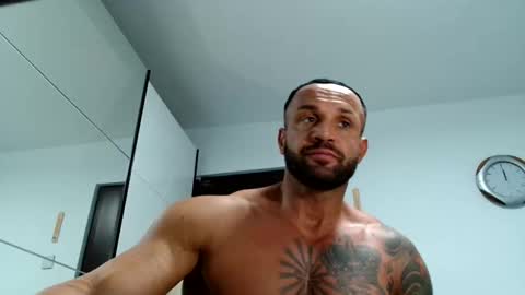 Snapshot of tridentmuscles chatting on 01.11.26 tridentmuscles online show from 01.11.26